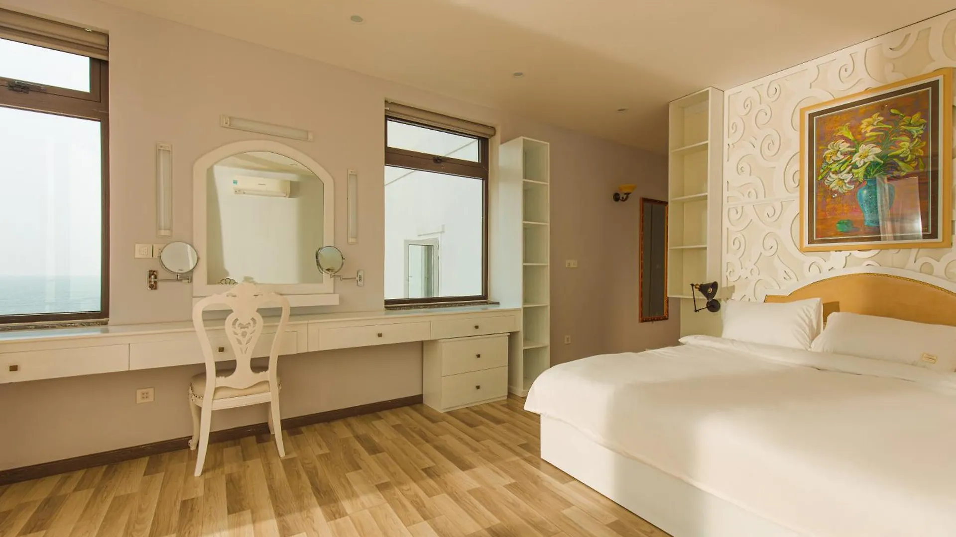 Mercury Beach Danang Отель Дананг
