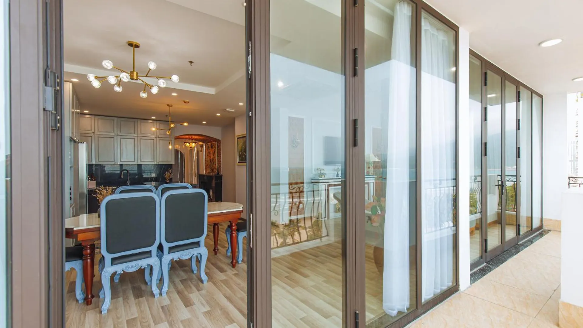 Отель Mercury Beach Danang