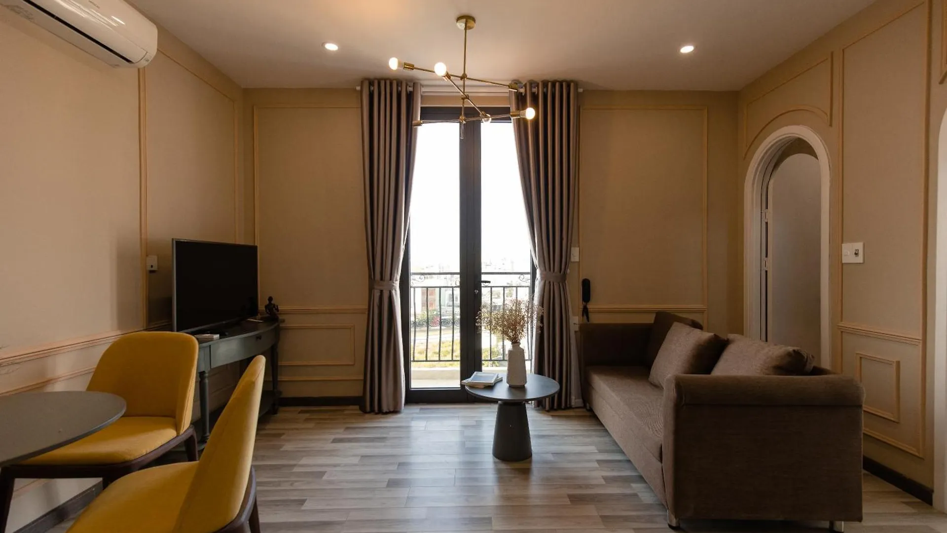 Mercury Beach Danang Отель
