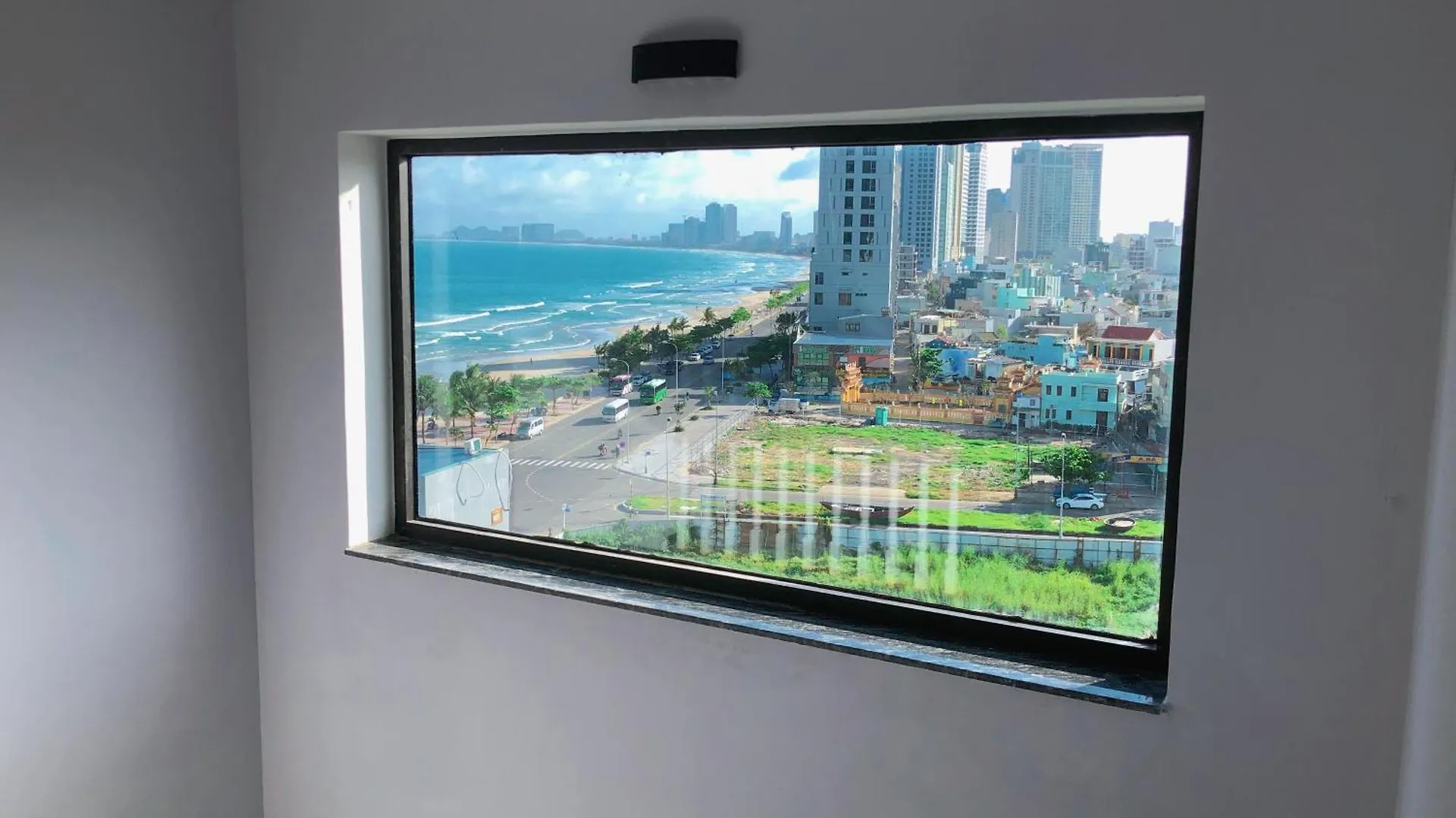 Отель Mercury Beach Danang