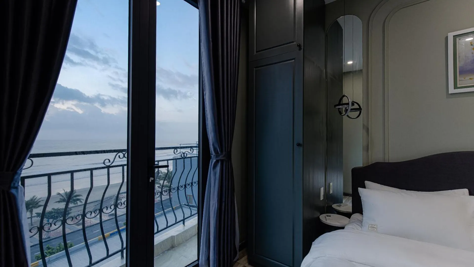Mercury Beach Danang Дананг
