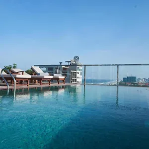 4* Hotel Sofiana My Khe & Spa- Rooftop Pool Bar